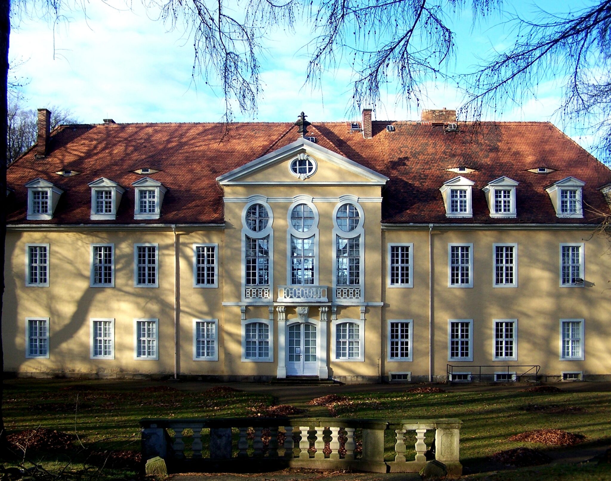 Oberlichtenau Schloss