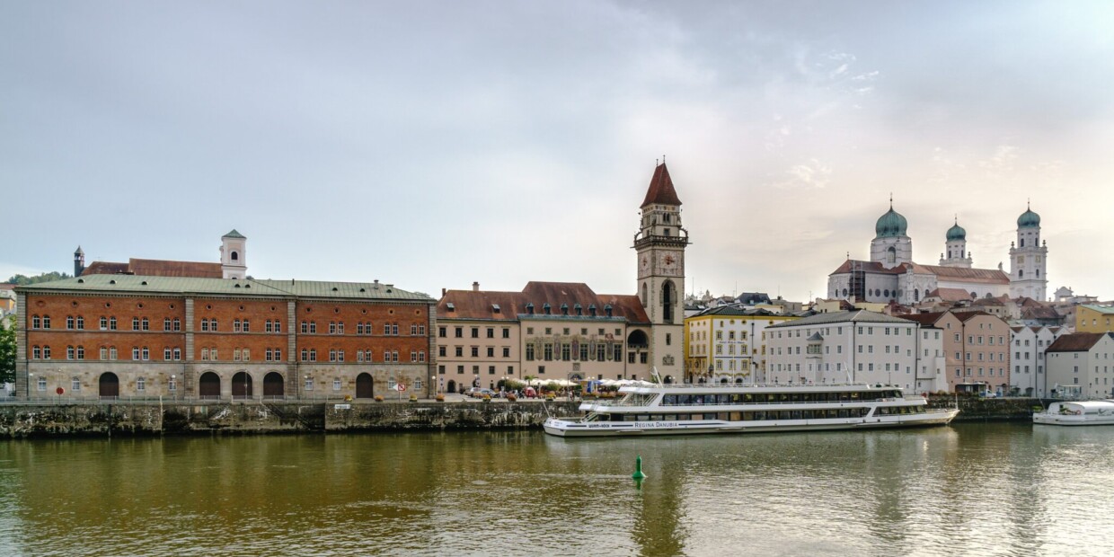 Blick über die Donau auf die Altstadt von Passau