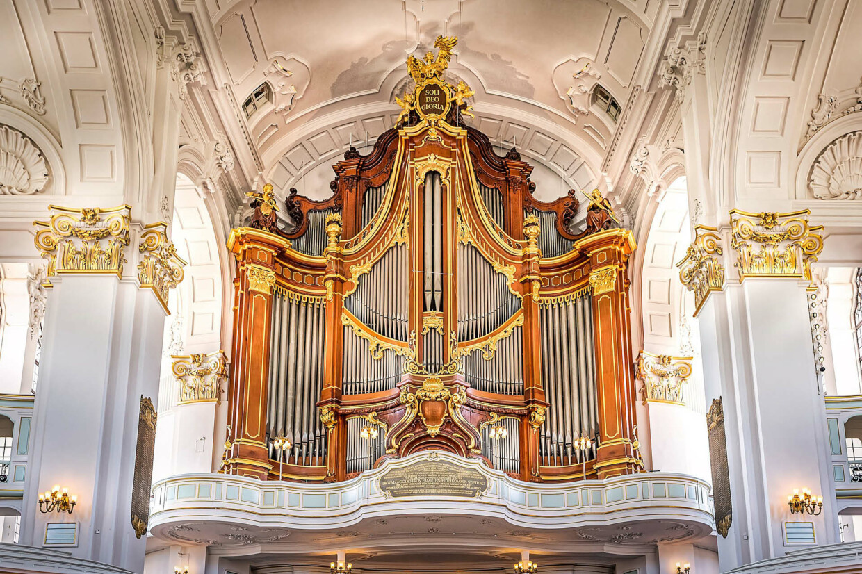 In sechs Kirchen tönen die Pfeifen