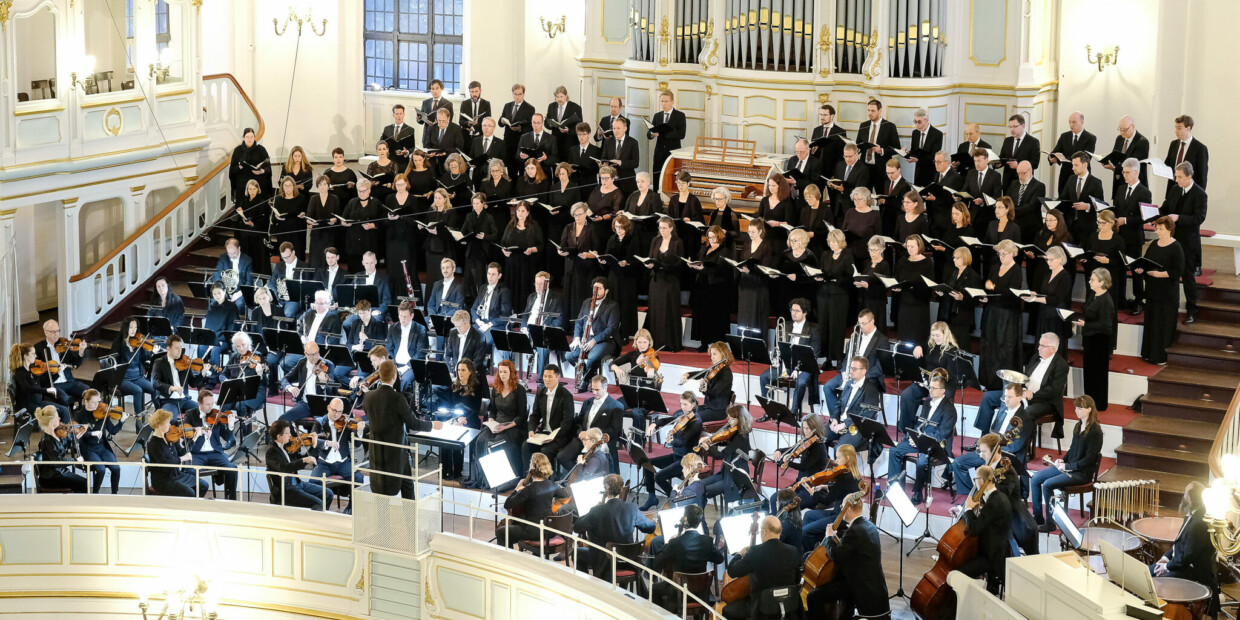 Alles Gute kommt von oben: Chor & Orchester St. Michaelis auf der Nordempore