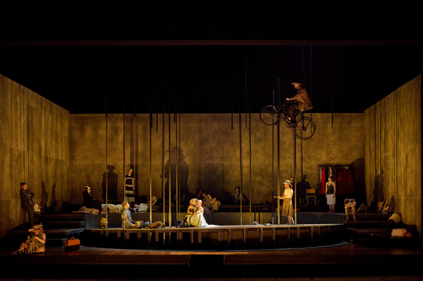 Szenenbild aus Beat Furrers „Das große Feuer“ am Opernhaus Zürich